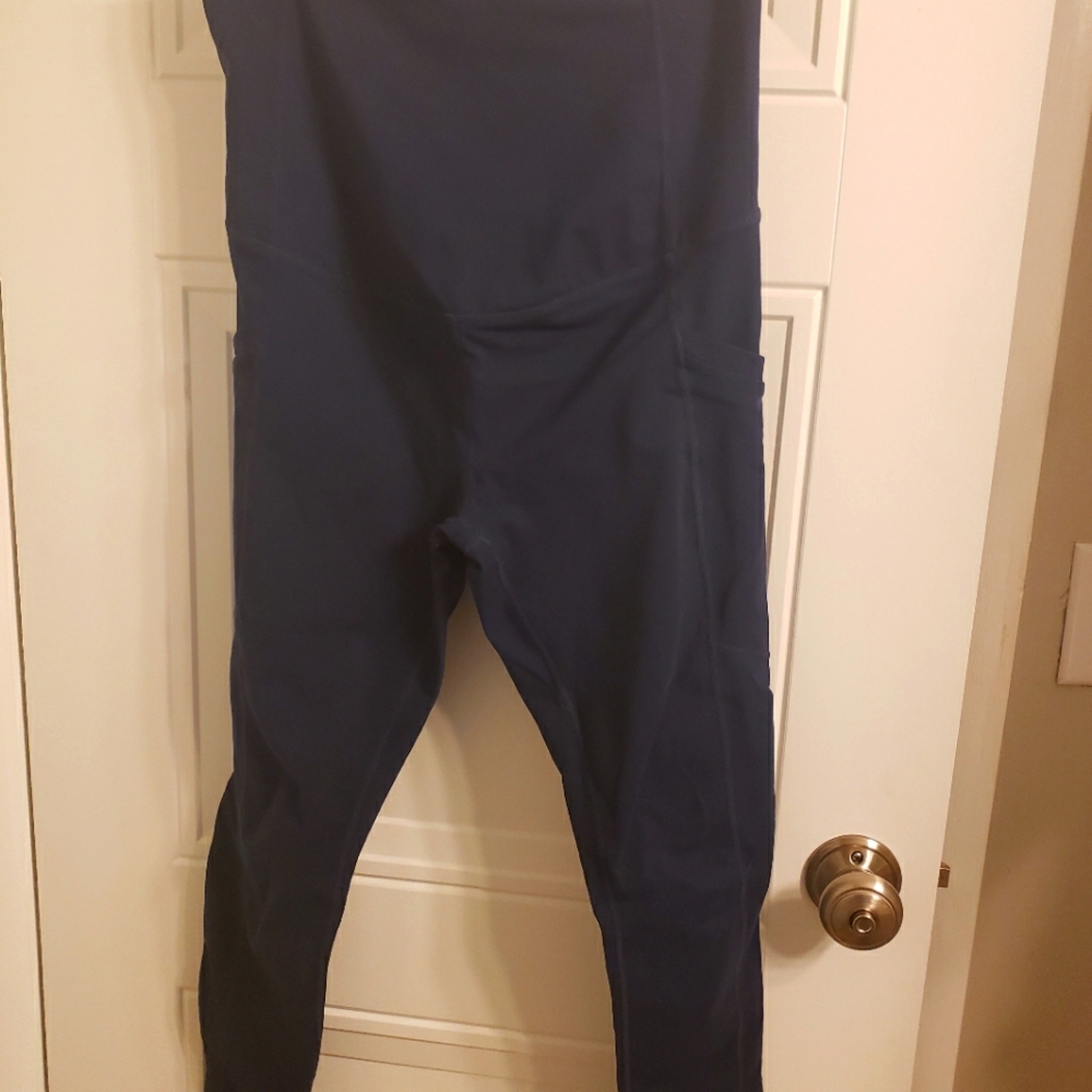 Fabletics sz S maternity leggings WITH POCKETS